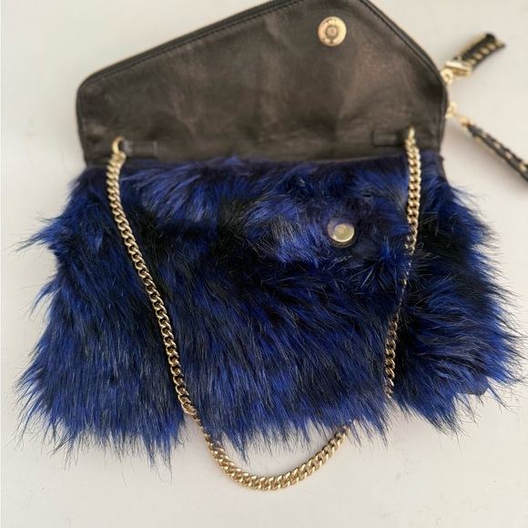 Henri Bendel Foldover Clutch / Shoulder Black Calf w/blue fur Bag ~ EUC & Rare - Picture 15 of 16